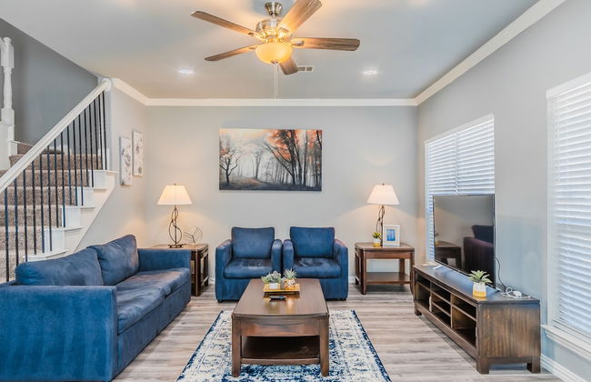 Luxury Townhome Collection GrandPrairie - Photo 50