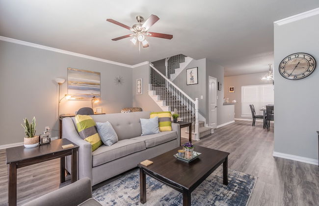 Luxury Townhome Collection GrandPrairie - Photo 58