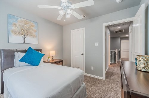 Photo 17 - Luxury Townhome Collection GrandPrairie