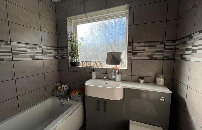 Impeccable 2-bed Apartment in Eastleigh - Foto 9