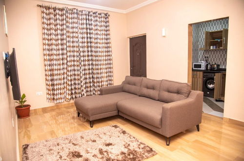 Foto 11 - Captivating 1-bed Apartment in Tema, com 25