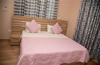 Foto 3 - Captivating 1-bed Apartment in Tema, com 25