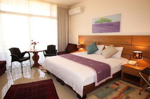 Photo 12 - Sea Valley Suites