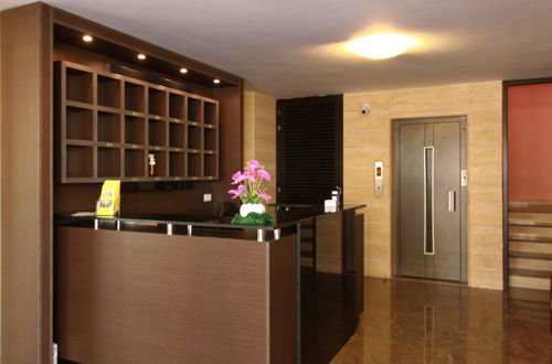 Photo 2 - Sea Valley Suites