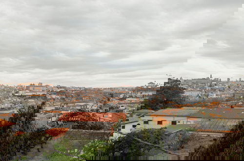 Foto 4 - Porto Window Terrace Jacuzzi House by Vacationy