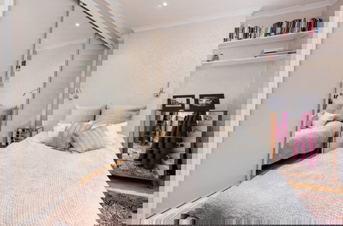 Photo 1 - Inviting 1BD Hideaway Kensington Olympia!