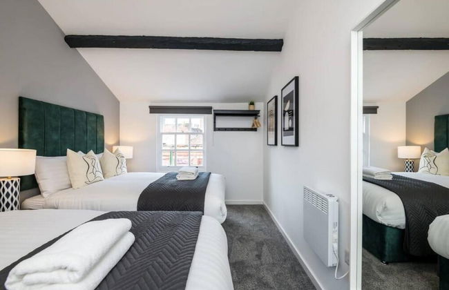 Host Apartments The Roscoe Carriage House - Photo 5