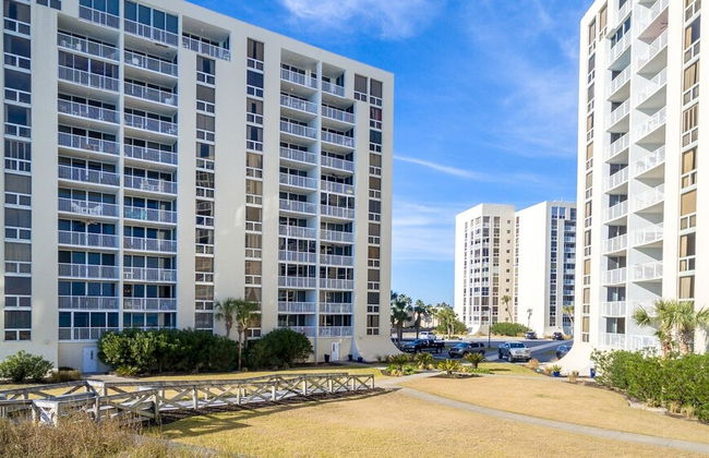 Shoreline Towers 1124 3 Bedroom Condo by RedAwning - Photo 42