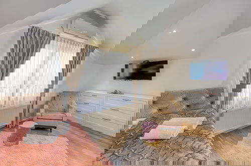 Foto 4 - Hedonistic Vineyard Estate With Hot Tub