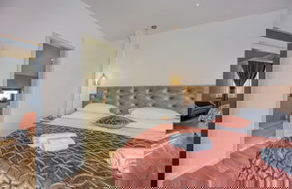 Foto 2 - Hedonistic Vineyard Estate With Hot Tub