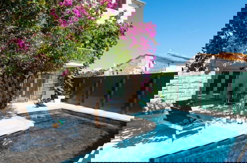 Photo 20 - L&R - Private Pool - A1