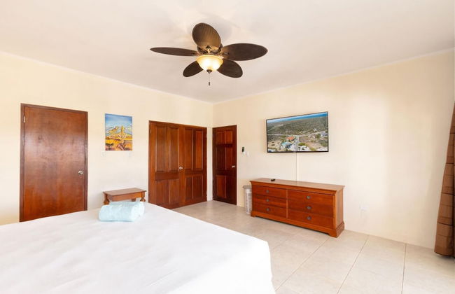Beautiful 3br2 5BA Villa w Pool Close 2 Baby Beach - Foto 24