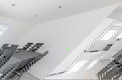 Foto 37 - Spacious & Newly Renovated 4BD House East Ham!