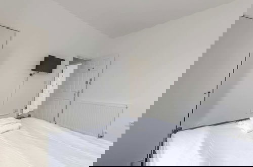 Foto 8 - Spacious & Newly Renovated 4BD House East Ham!