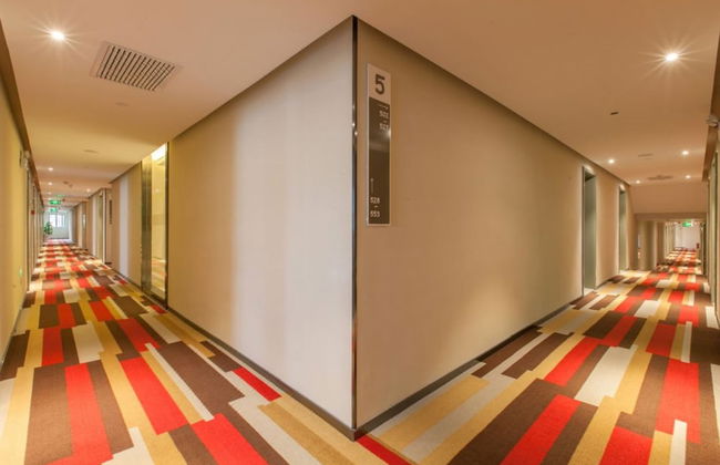 The Ibis Hotel - Foto 18