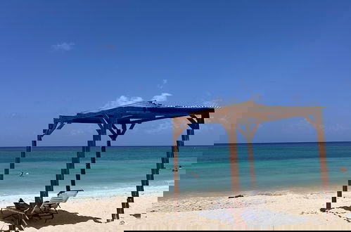 Photo 17 - Perfectly Located in the Heart of Seven Mile Beach by RedAwning