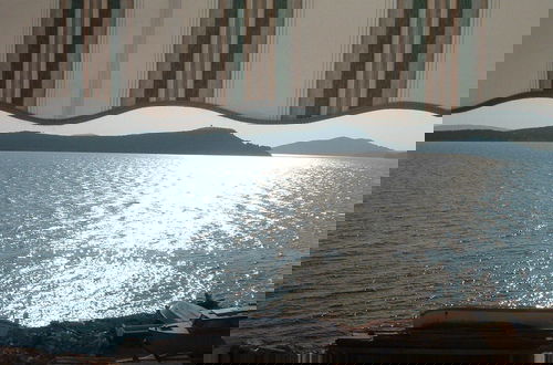Photo 1 - Vale - Central & 20m to the sea - A1