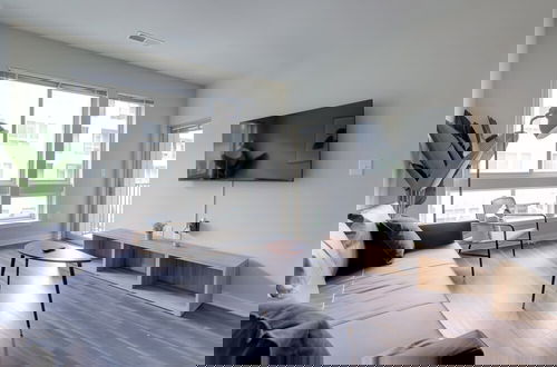 Photo 23 - Alexandria Modern Apt Amazing Amenities
