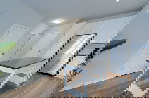 Photo 17 - Alexandria Modern Apt Amazing Amenities