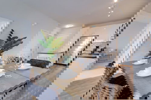 Photo 10 - Alexandria Modern Apt Amazing Amenities