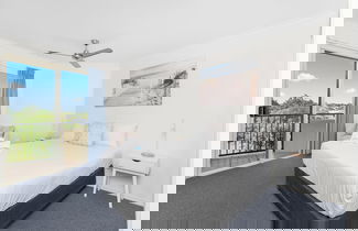 Photo 3 - Alexander Beachfront Apartments