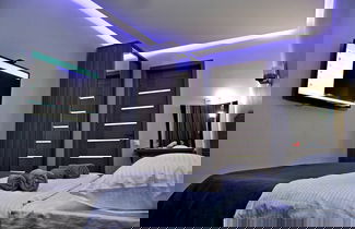 Foto 1 - Luxury 4 Bedroom Apartment in Tbilisi