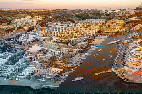 Foto 19 - Exceptional Sunlit Apart Marsaskala Bay