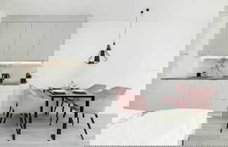 Foto 2 - Studio With Swimming Pool by Renters