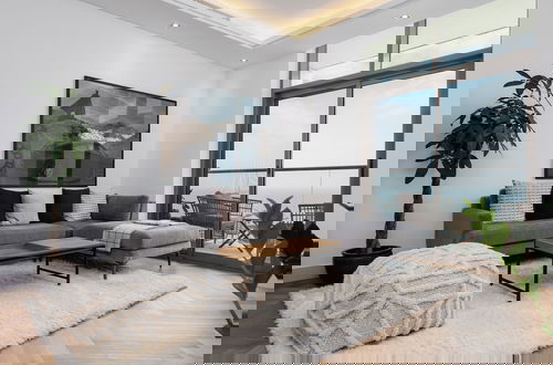 Foto 15 - Waves - Premium Seaside Retreat With Private Beach