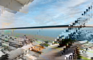 Foto 1 - Waves - Premium Seaside Retreat With Private Beach
