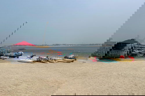 Foto 33 - Waves - Premium Seaside Retreat With Private Beach