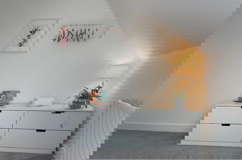 Foto 19 - Stunning Town Centre Penthouse w Sea Views