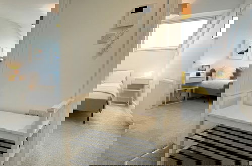 Foto 38 - Stunning Town Centre Penthouse w Sea Views