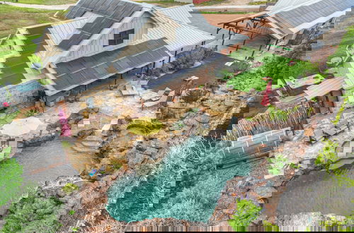 Foto 31 - West End Luxury Retreat With Resort Style Pool and Hot Tub!