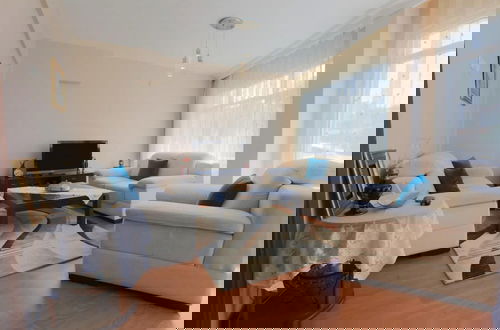 Foto 6 - Flat With Two Living Rooms and Balcony in Uskudar