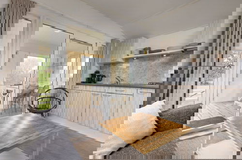 Foto 5 - Nice Chalet With Wifi, at Just 1 km From the Beach
