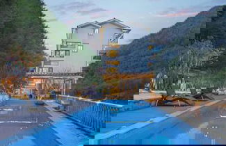 Photo 1 - Star & Chen Zerun Van Gu Villa -Zhejiang