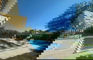 Foto 1 - Huge Triplex Villa w Pool and Garden in Fethiye