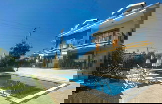 Foto 2 - Huge Triplex Villa w Pool and Garden in Fethiye