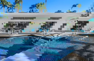 Foto 2 - Bauhaus Estate in Palm Springs