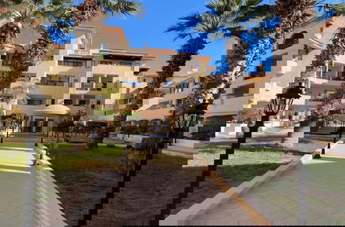 Foto 1 - Townhouse With Pool 5 Minute Walk to Beach