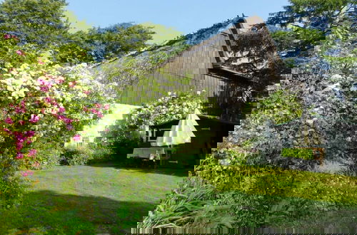 Foto 19 - Romantic Thatched Roof House