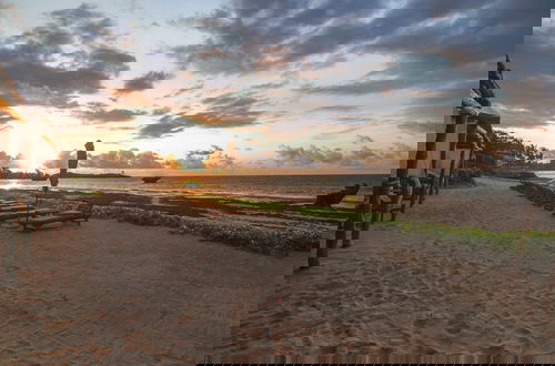 Foto 55 - Amani Beachfront Villa by YourHost