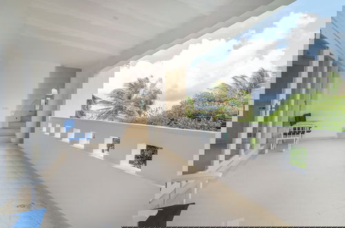 Foto 38 - Amani Beachfront Villa by YourHost