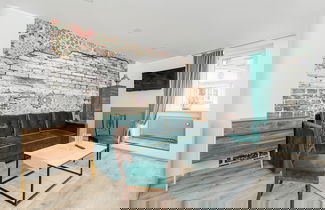 Foto 1 - Noble Green Bytom Apartment by Renters