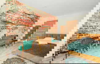 Foto 3 - Noble Green Bytom Apartment by Renters