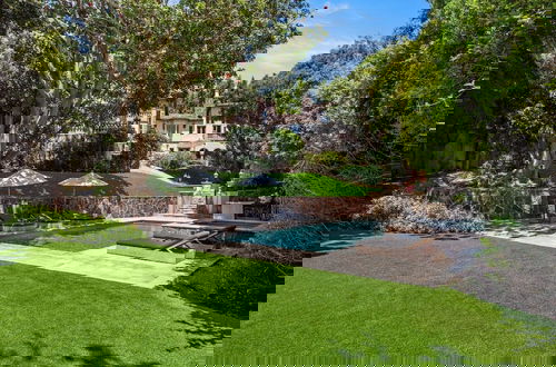 Foto 30 - Carolwood - Modern Tuscan Villa With Rolling Lawns and Loggia in Holmby Hills