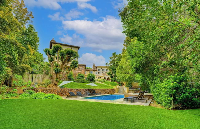 Carolwood - Modern Tuscan Villa With Rolling Lawns and Loggia in Holmby Hills - Foto 1