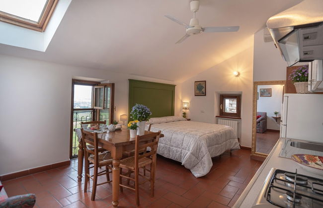 Topaz Apt City Center - Photo 3