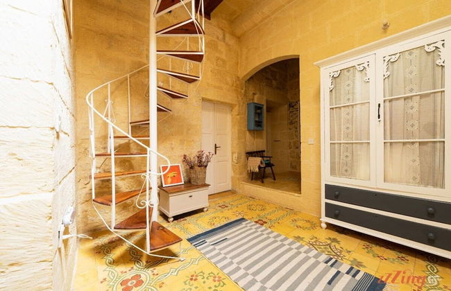 A Stunning Gozo Farmhouse With a Large Pool - Photo 9